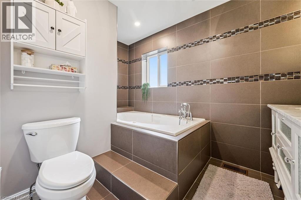 16 HAMPTON Street thumbnail 20