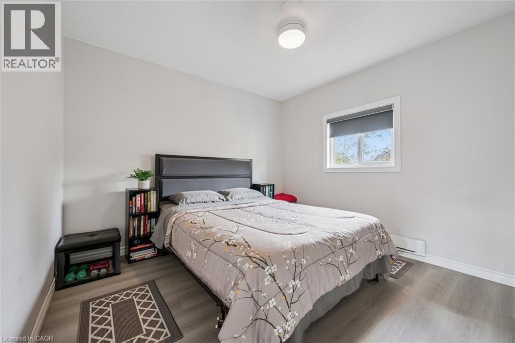 16 HAMPTON Street thumbnail 32