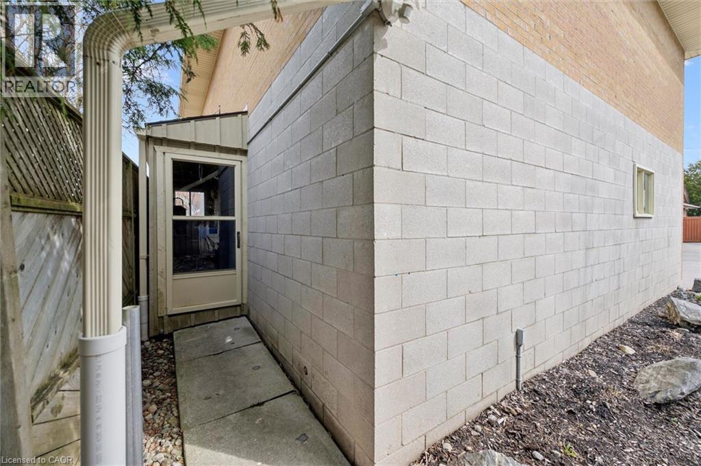 16 HAMPTON Street thumbnail 28