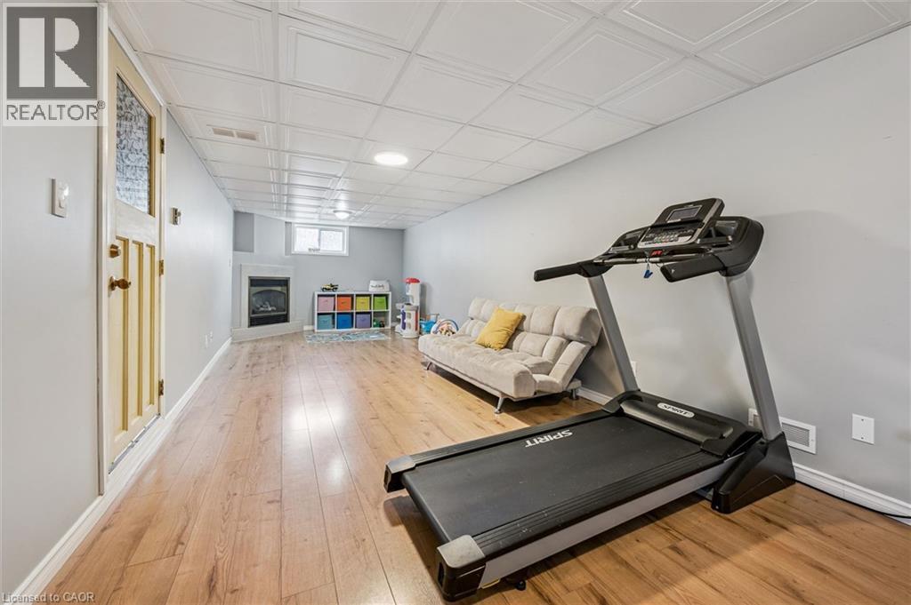 16 HAMPTON Street thumbnail 26