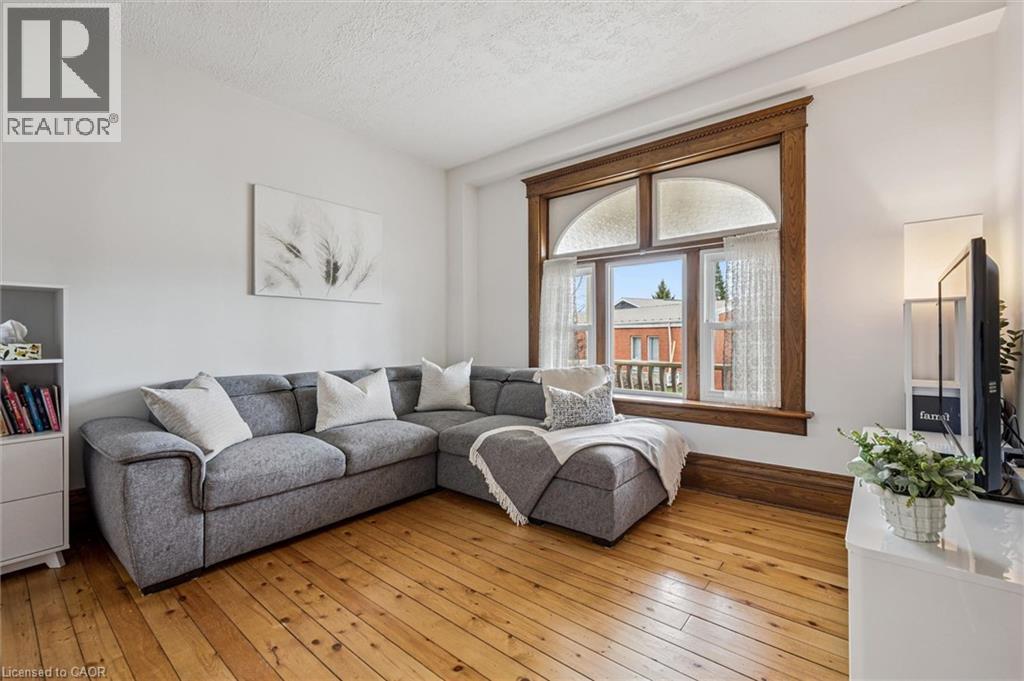 16 HAMPTON Street thumbnail 7