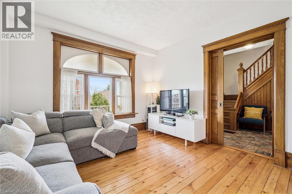 16 HAMPTON Street thumbnail 8