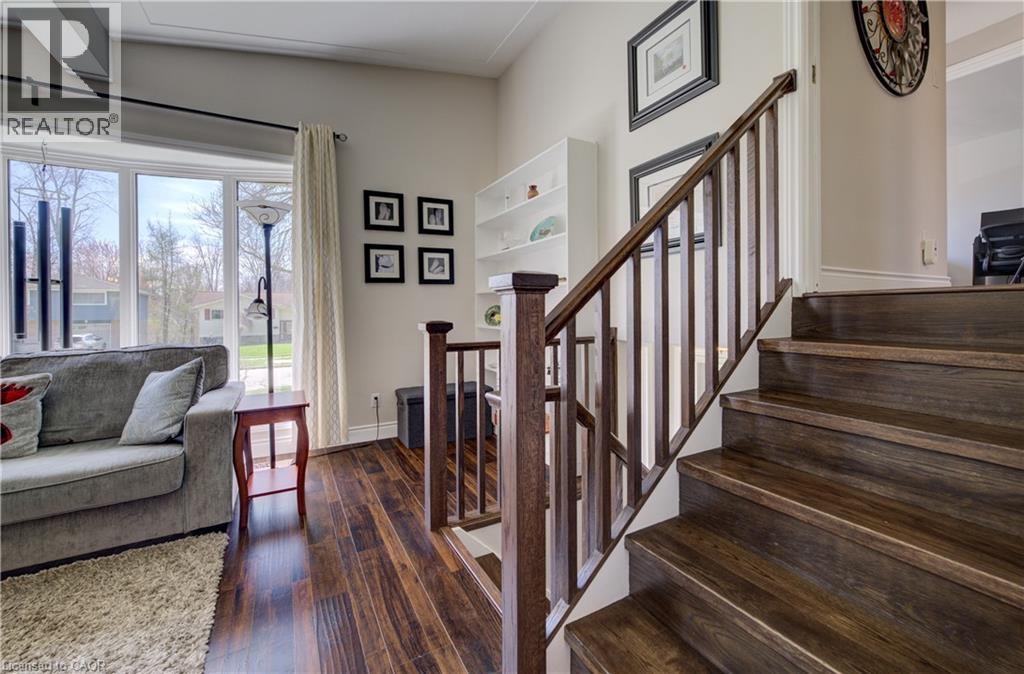 172 RENNIE Drive thumbnail 21