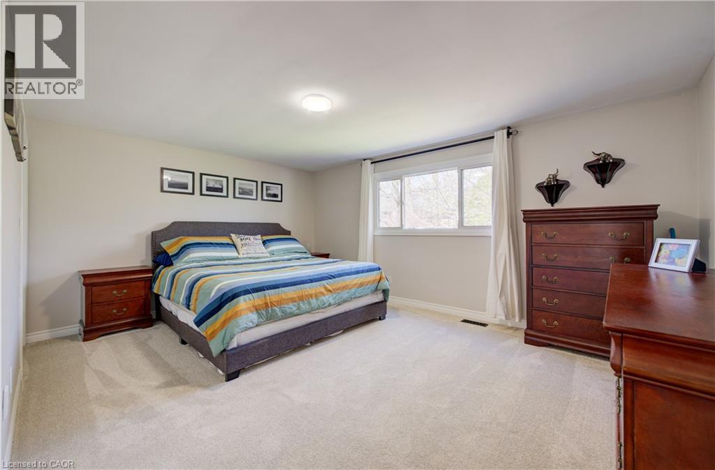 172 RENNIE Drive thumbnail 22