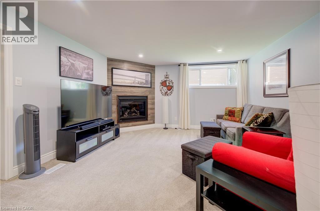 172 RENNIE Drive thumbnail 30