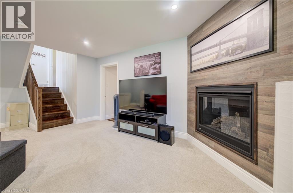 172 RENNIE Drive thumbnail 31