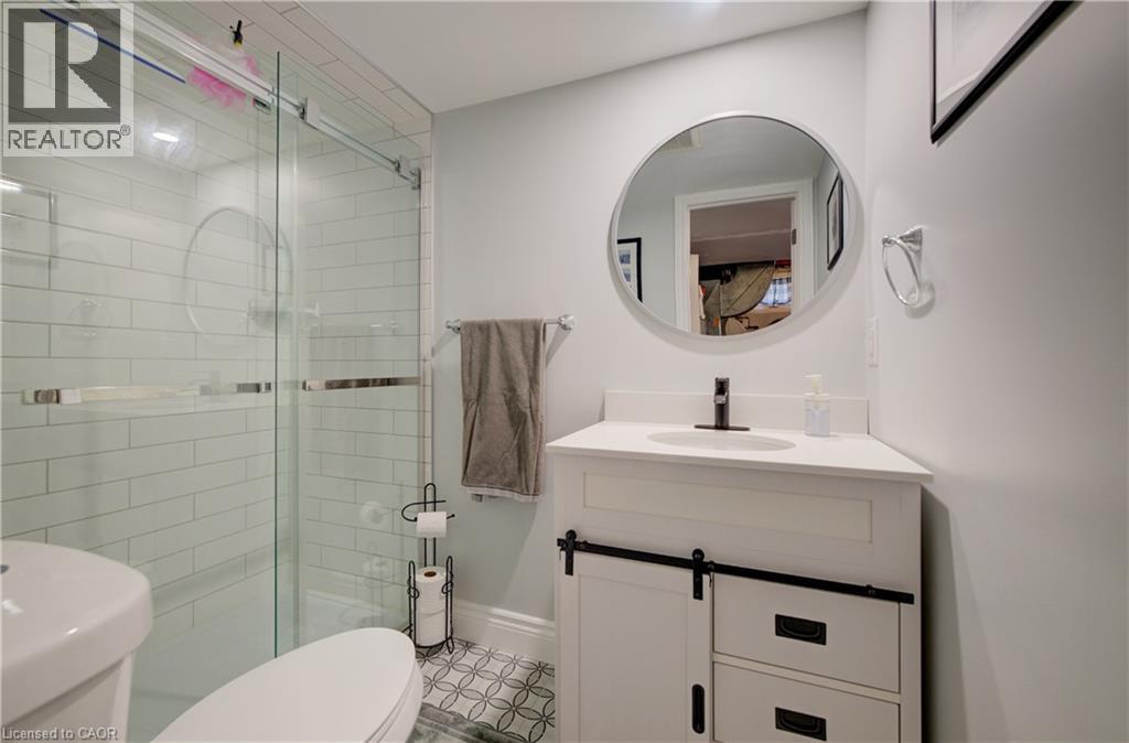 172 RENNIE Drive thumbnail 33