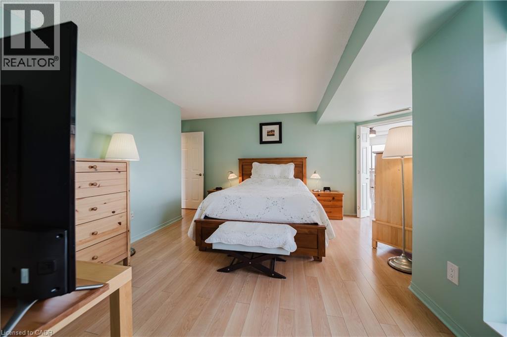 265 WESTCOURT Place Unit# 705 thumbnail 16