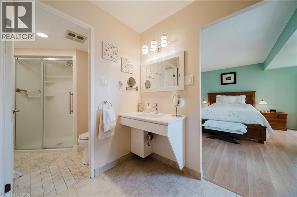 265 WESTCOURT Place Unit# 705 thumbnail 17