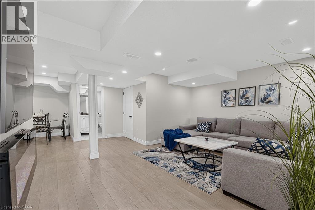 79 HOLBROOK Crescent thumbnail 25