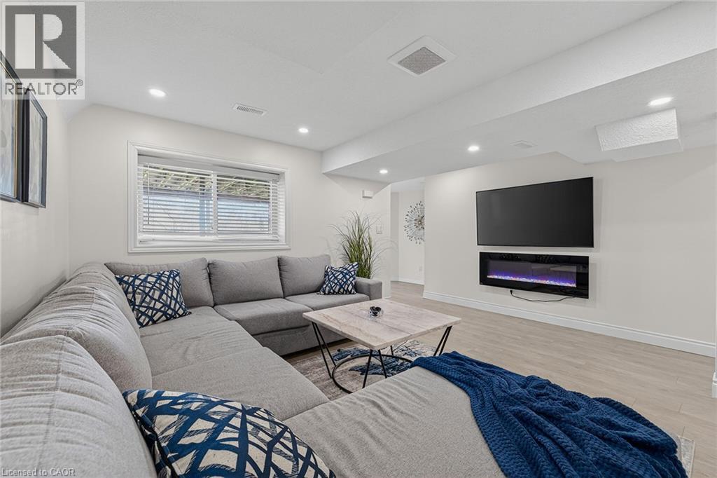 79 HOLBROOK Crescent thumbnail 27