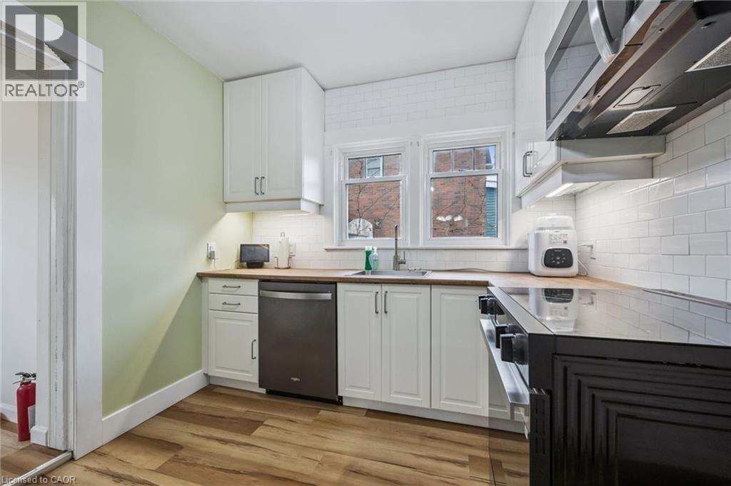 9 SPADINA Road E thumbnail 12