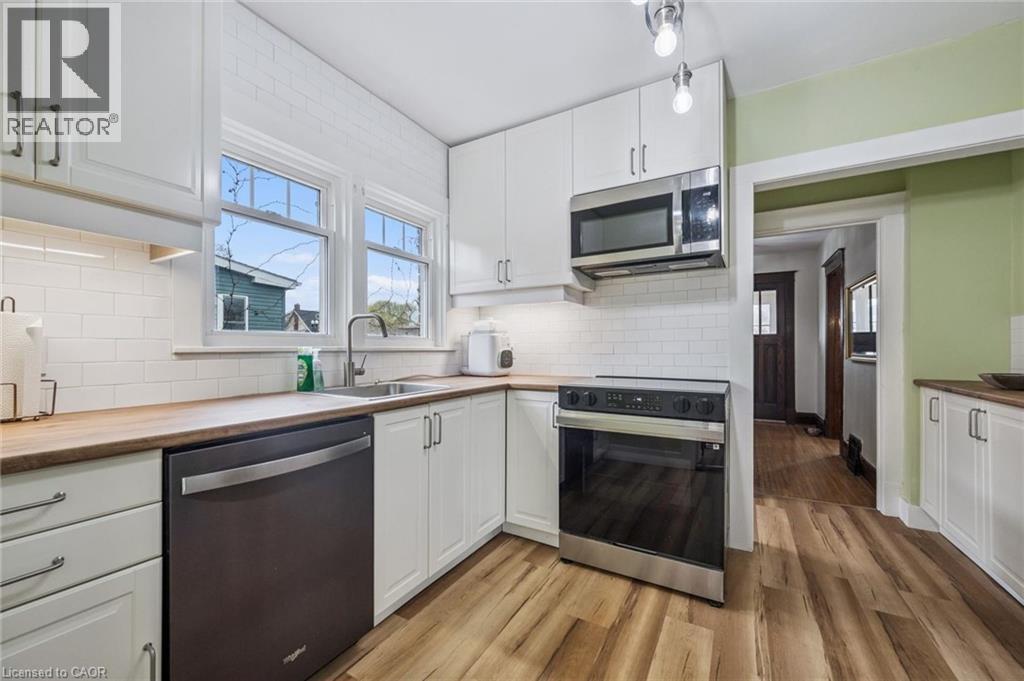 9 SPADINA Road E thumbnail 13