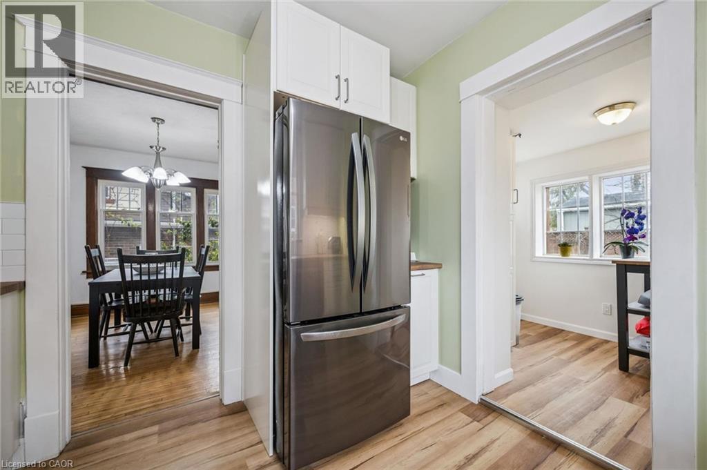 9 SPADINA Road E thumbnail 15