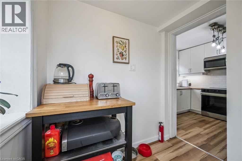 9 SPADINA Road E thumbnail 17