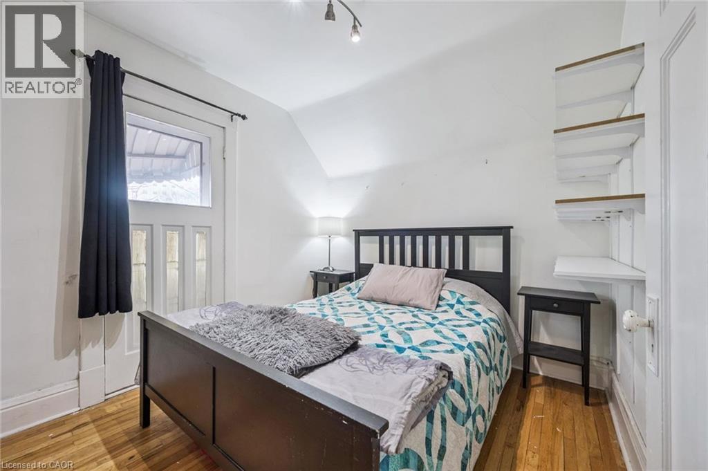 9 SPADINA Road E thumbnail 19