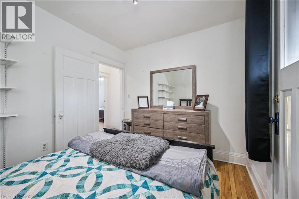 9 SPADINA Road E thumbnail 20