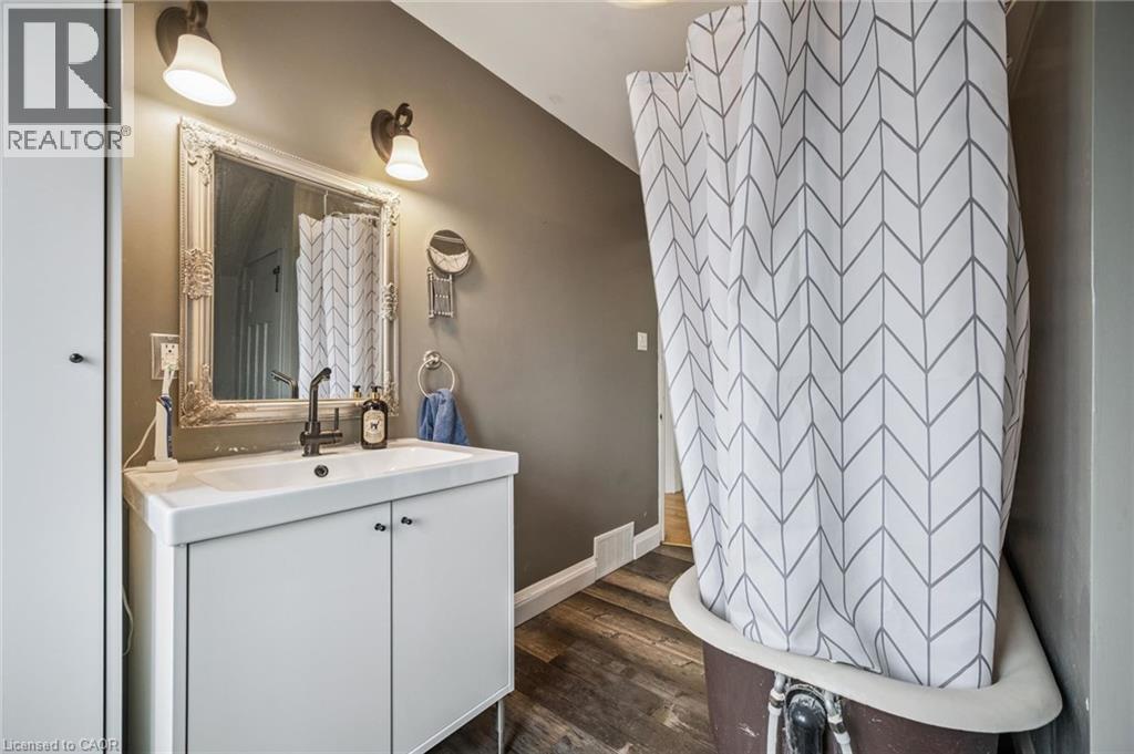 9 SPADINA Road E thumbnail 23