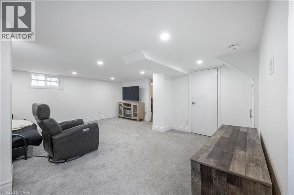 9 SPADINA Road E thumbnail 24