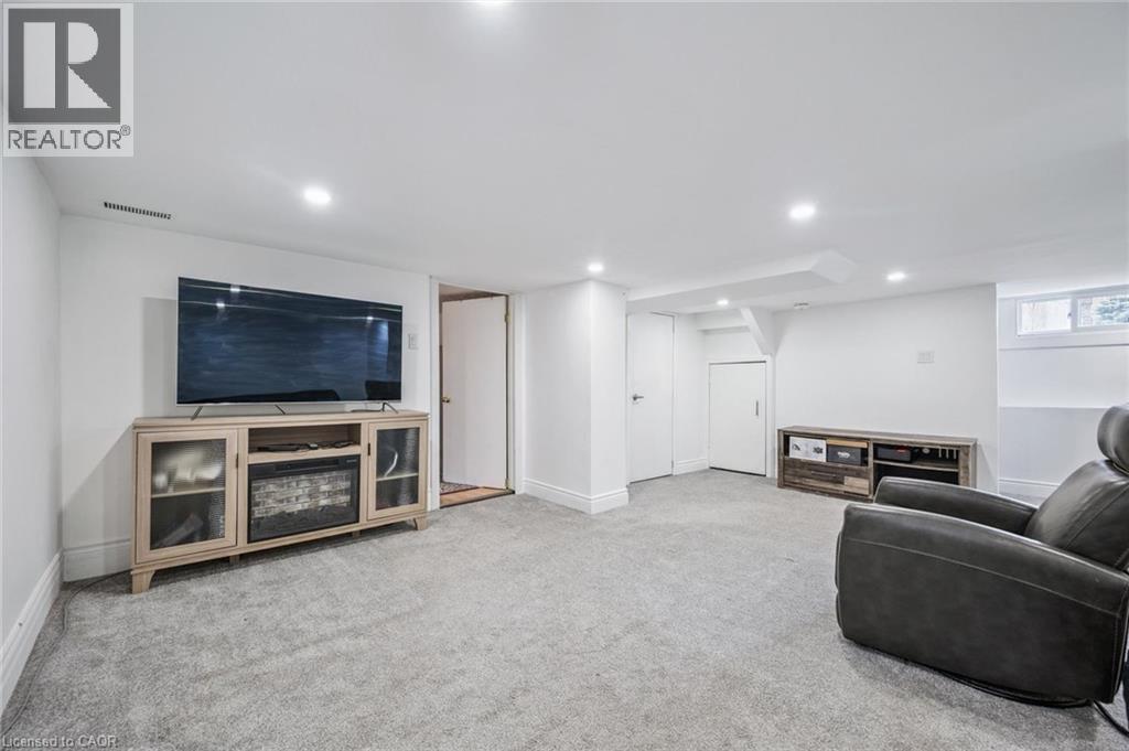 9 SPADINA Road E thumbnail 26