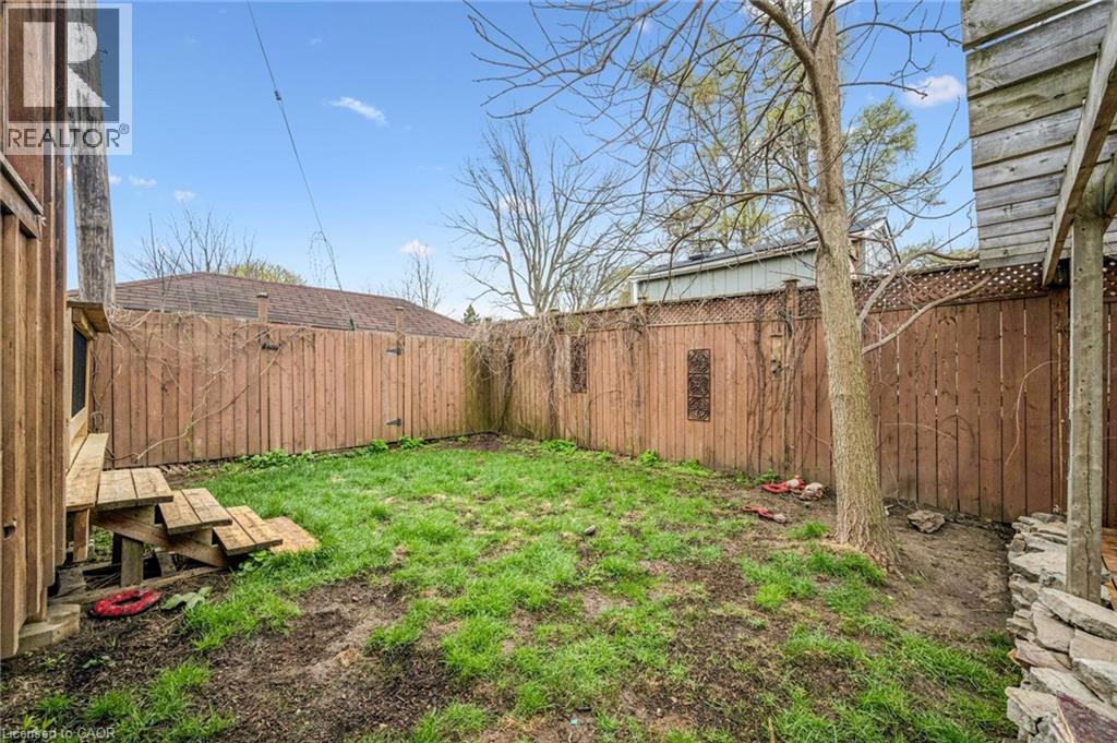 9 SPADINA Road E thumbnail 32