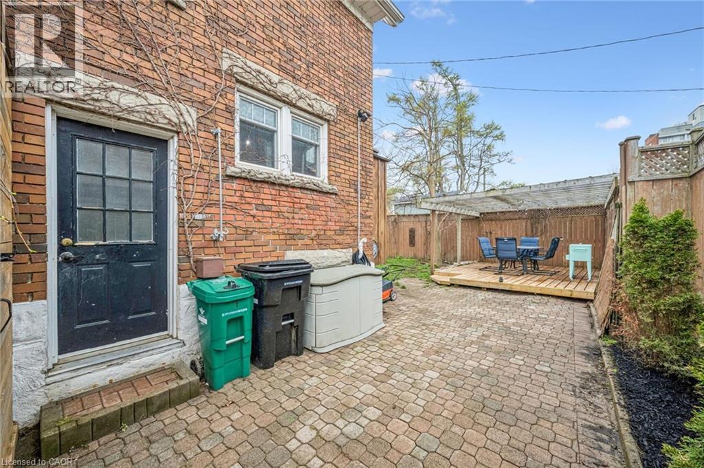 9 SPADINA Road E thumbnail 35