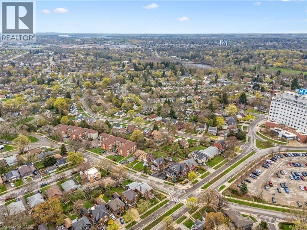 9 SPADINA Road E thumbnail 36