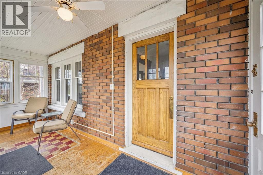 9 SPADINA Road E thumbnail 5