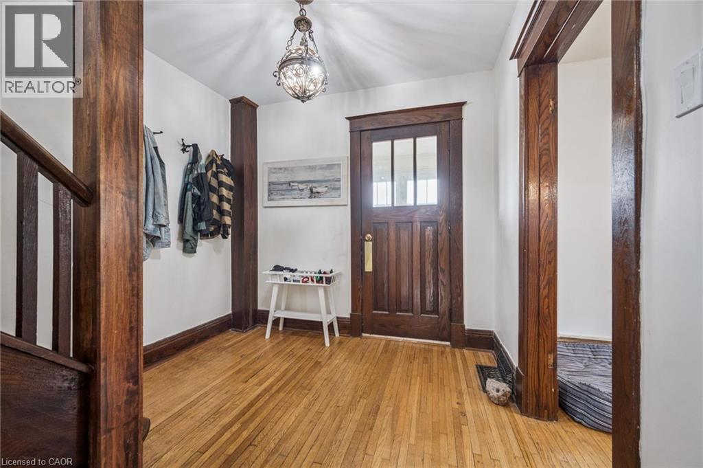 9 SPADINA Road E thumbnail 6