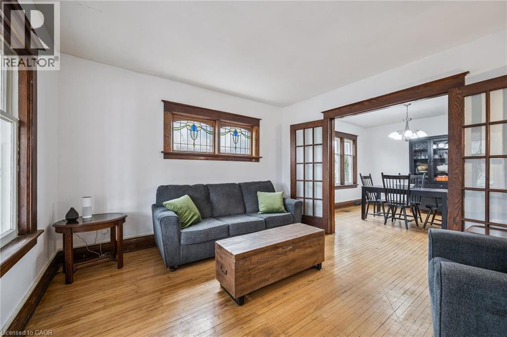 9 SPADINA Road E thumbnail 8