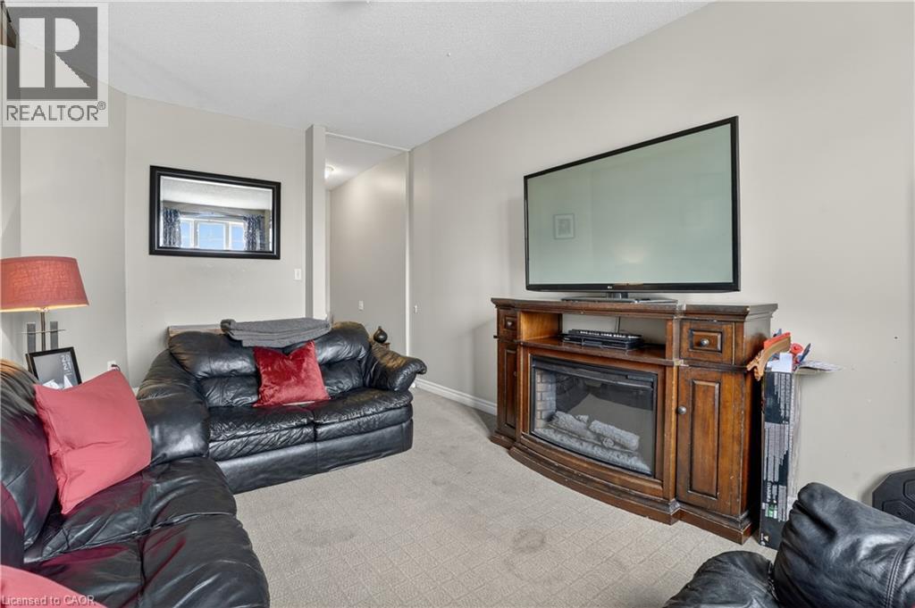 742 ANGLER Way thumbnail 18