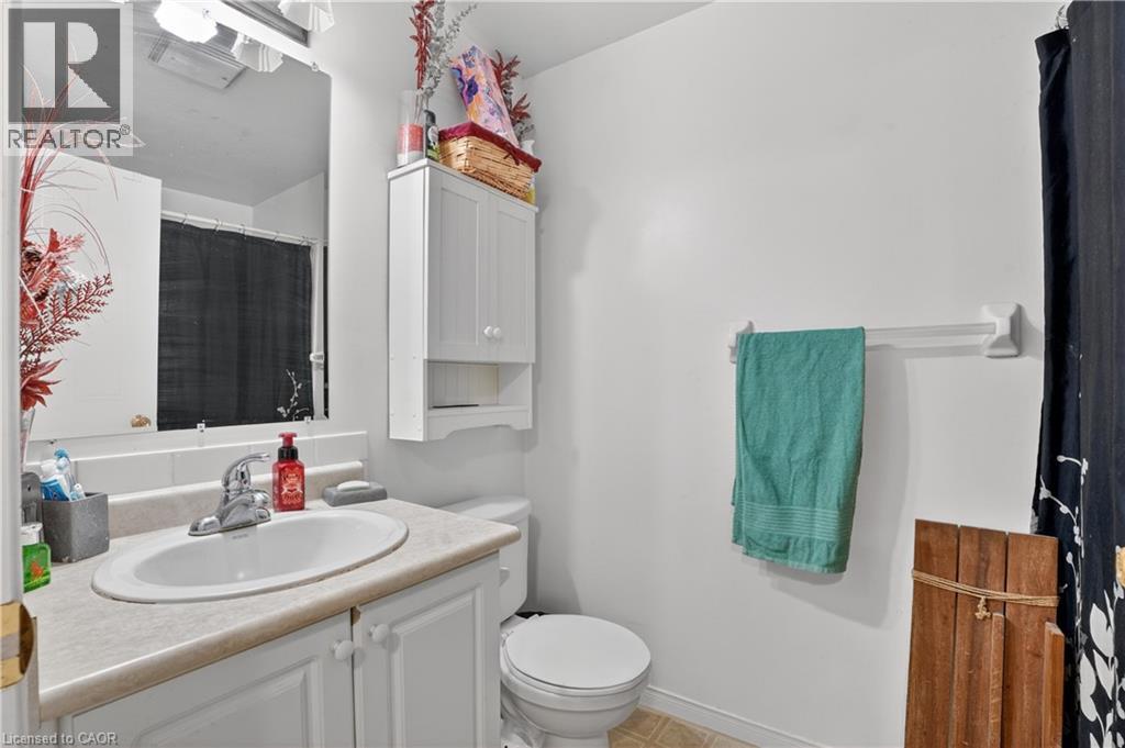 742 ANGLER Way thumbnail 23