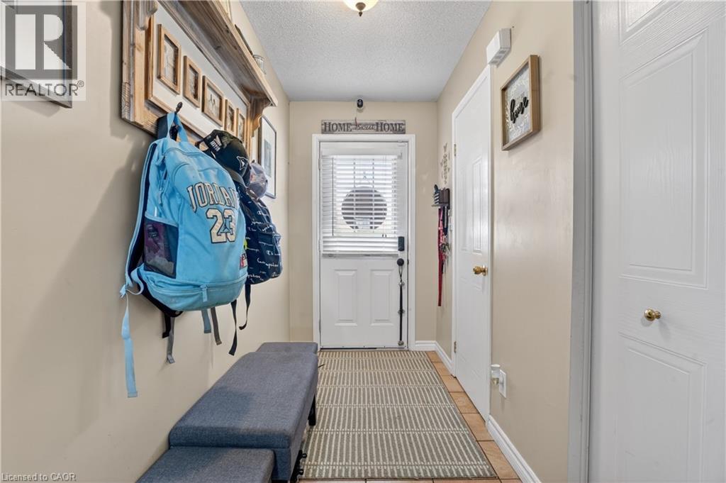 742 ANGLER Way thumbnail 4