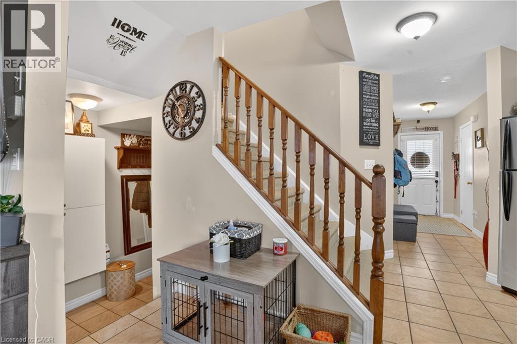 742 ANGLER Way thumbnail 7