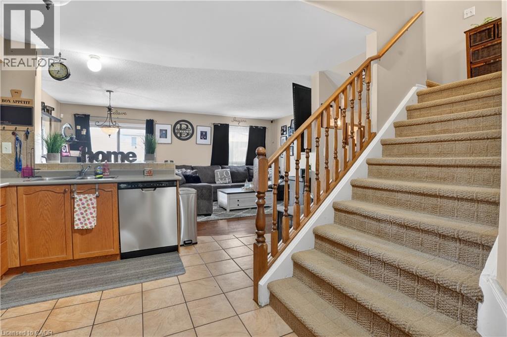 742 ANGLER Way thumbnail 8