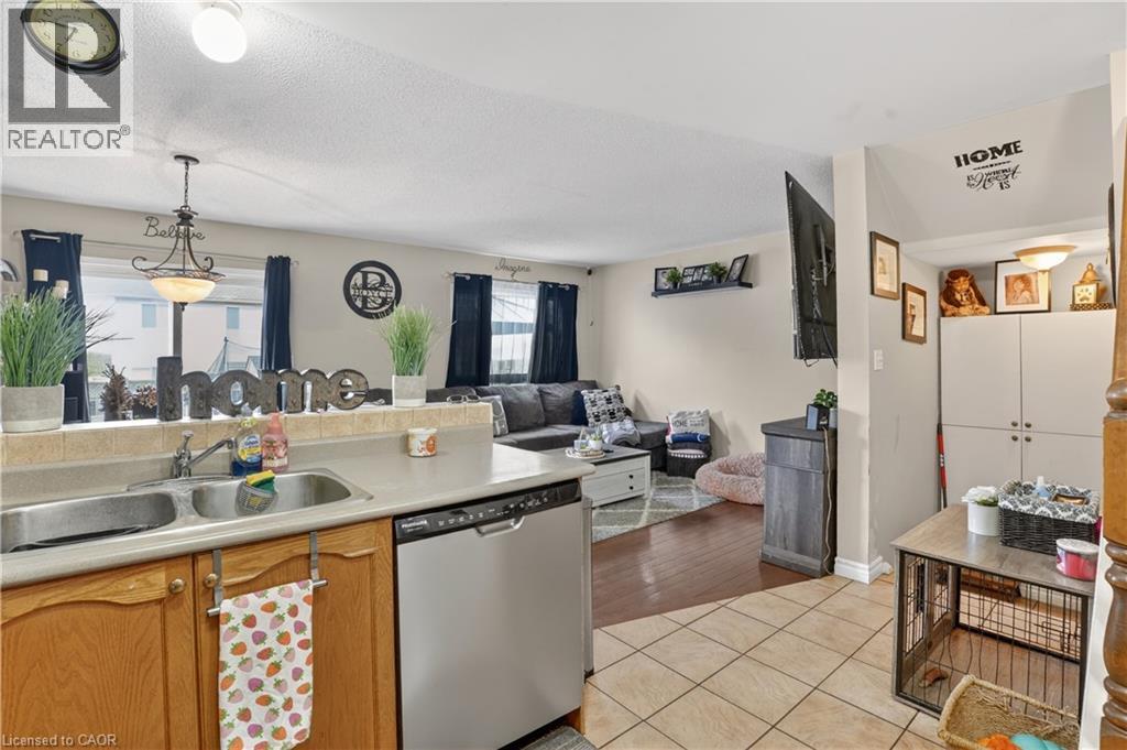 742 ANGLER Way thumbnail 9