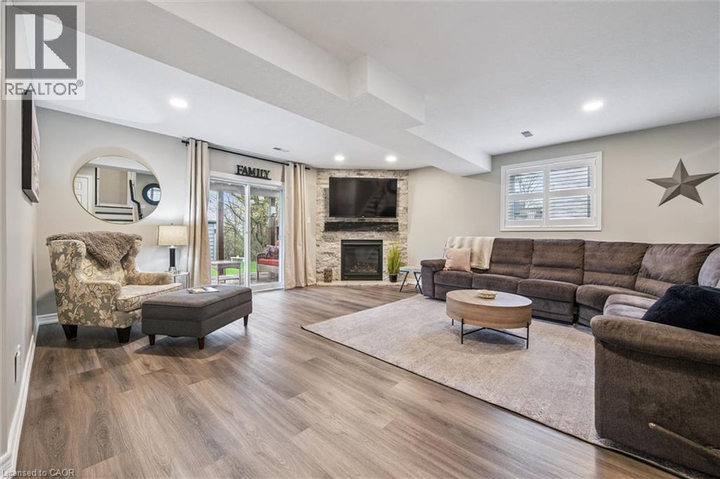 79 FAIRLAKE Drive thumbnail 27