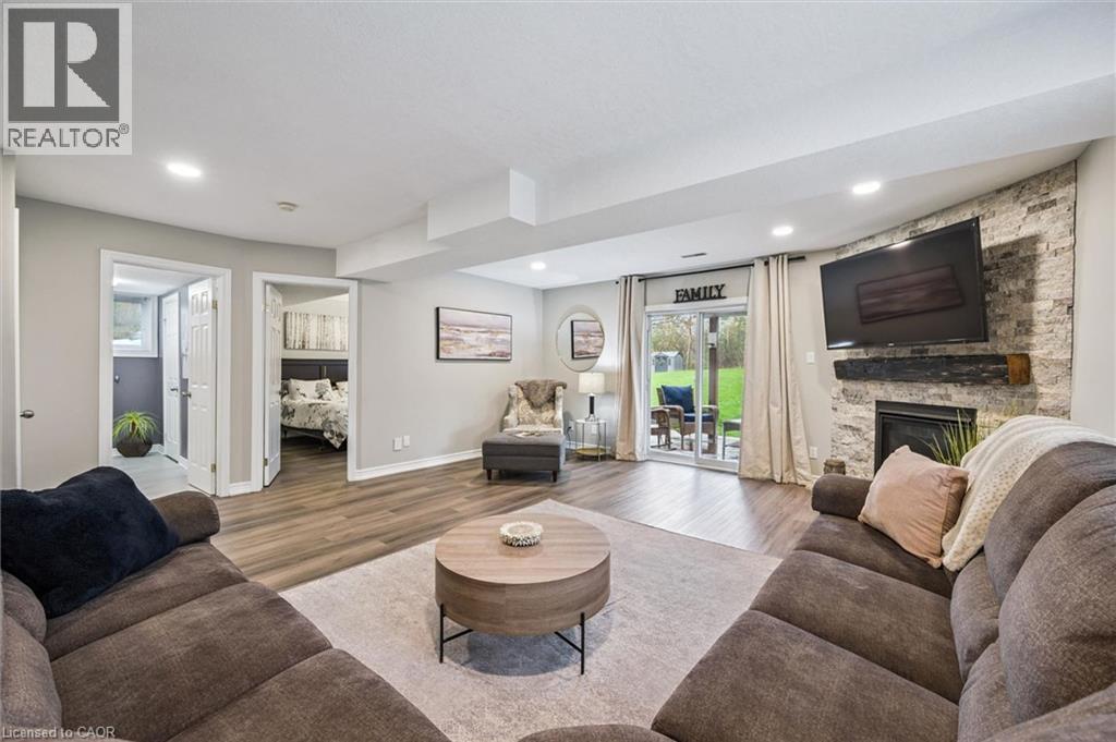 79 FAIRLAKE Drive thumbnail 28