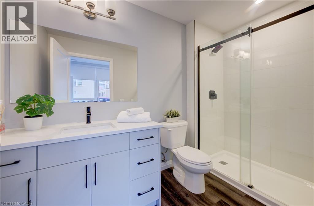 60 CHARLES Street W Unit# 201 thumbnail 12