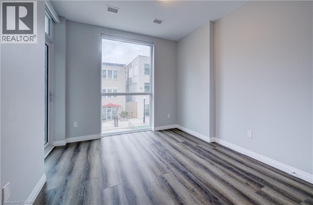 60 CHARLES Street W Unit# 201 thumbnail 16