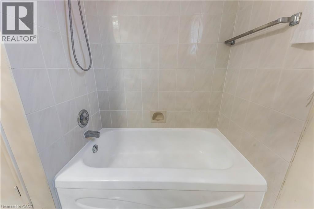 402 LAKEVIEW Drive thumbnail 17