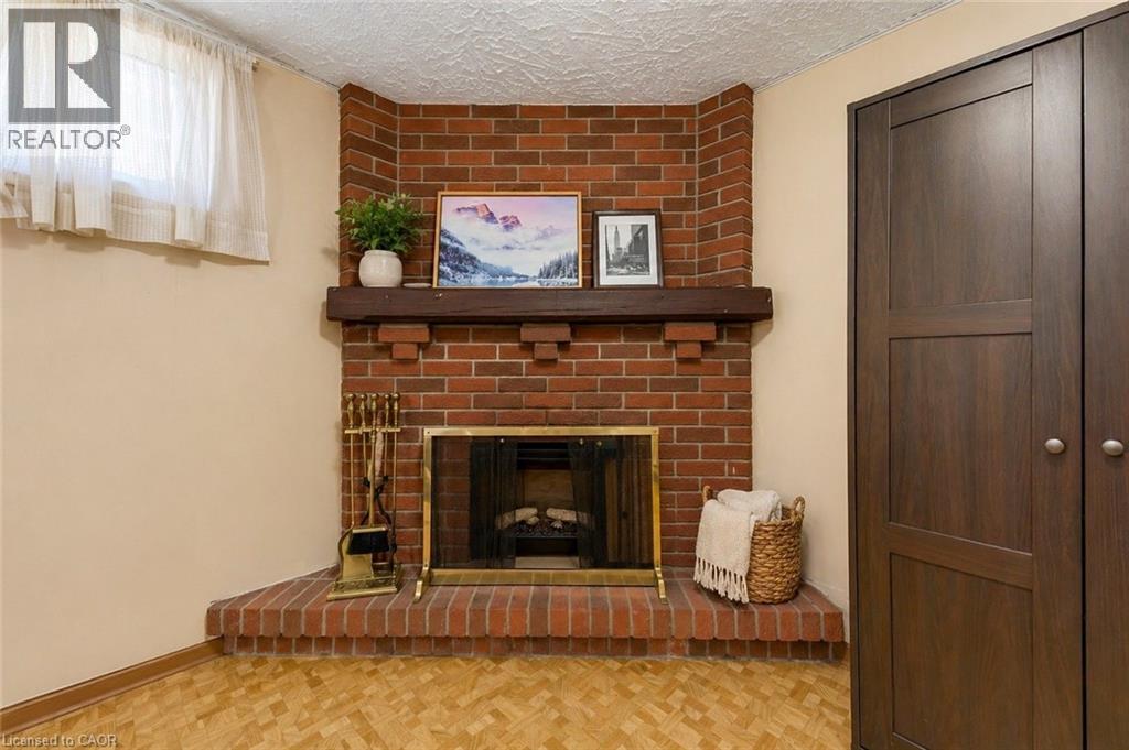 402 LAKEVIEW Drive thumbnail 28