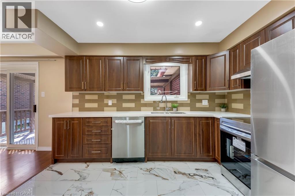 402 LAKEVIEW Drive thumbnail 9