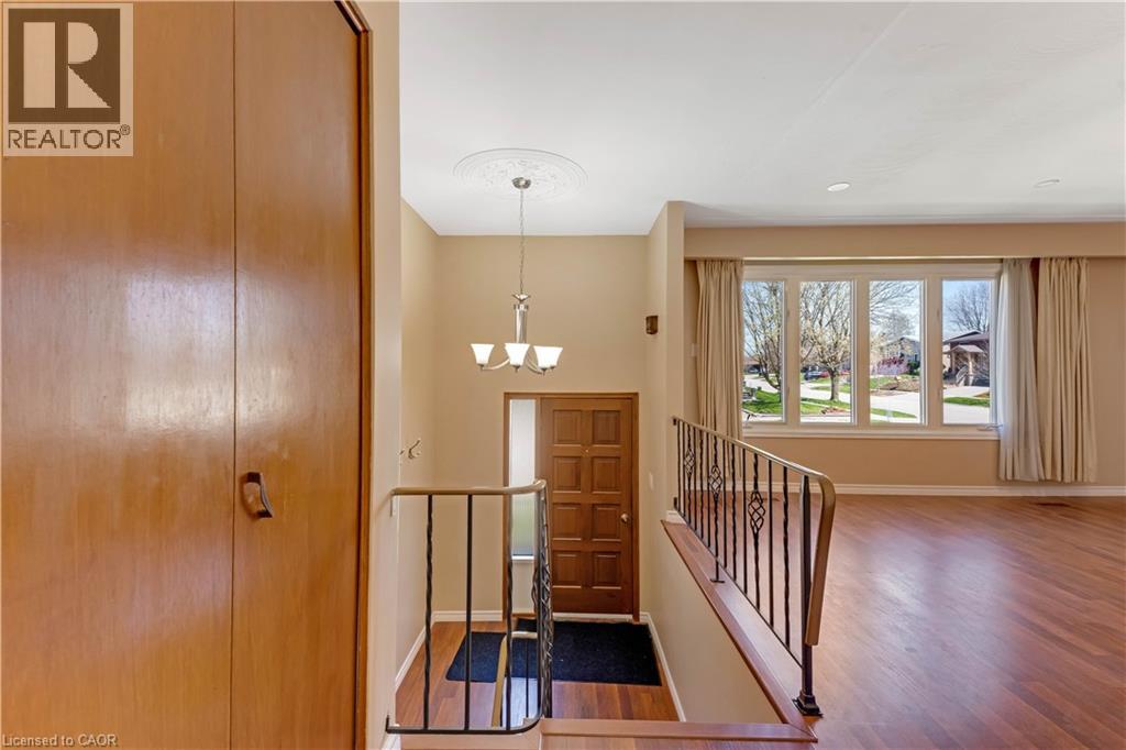 402 LAKEVIEW Drive thumbnail 4