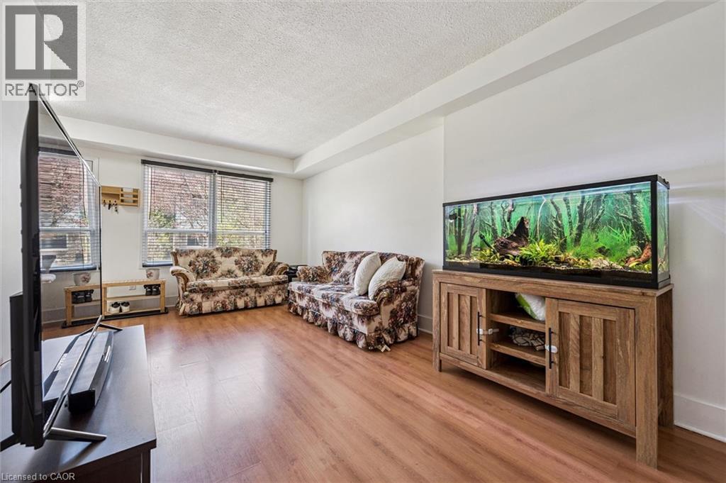 385 PIONEER Drive Unit# 5 thumbnail 6