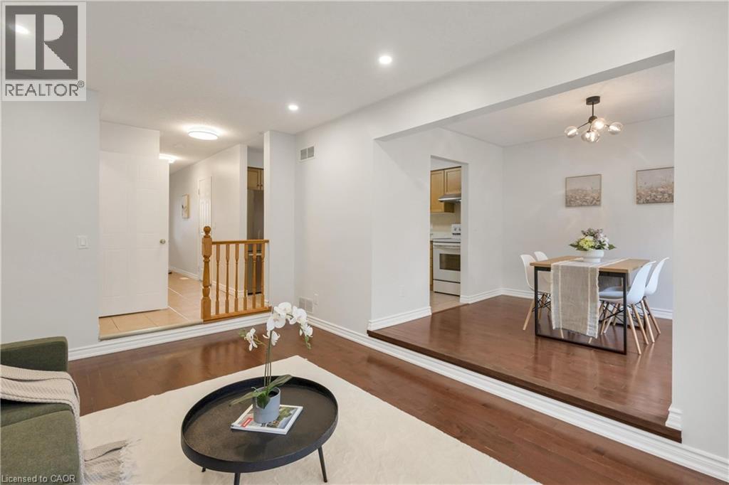 366 HAVENDALE Crescent thumbnail 13