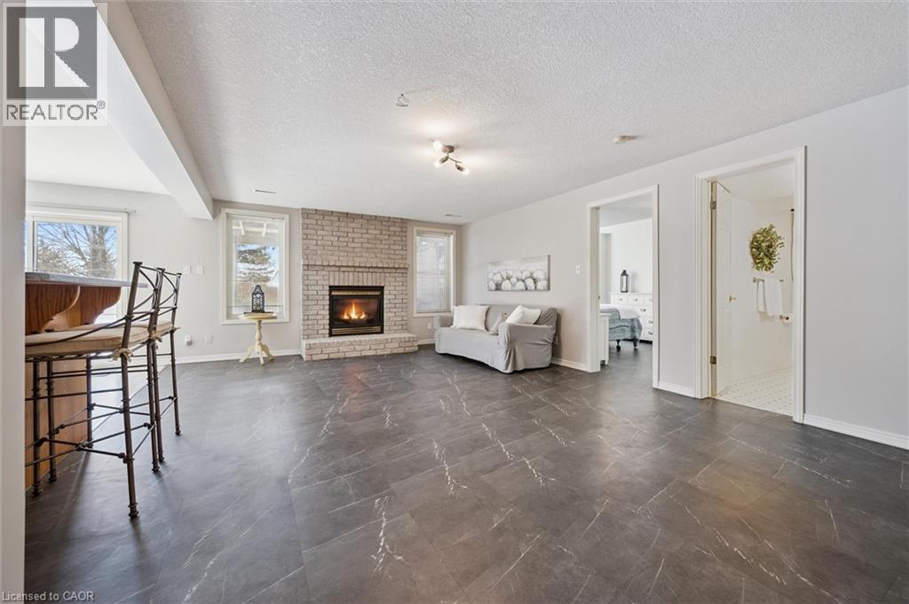 663 HEATHCLIFFE Place thumbnail 24