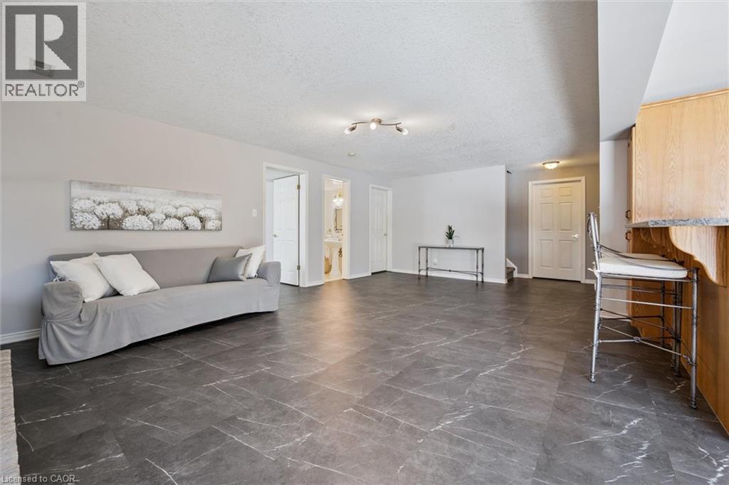 663 HEATHCLIFFE Place thumbnail 26