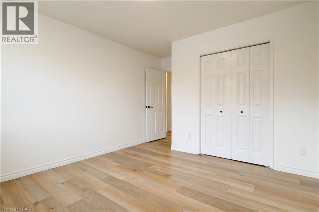 283 FAIRWAY Road N Unit# 405 thumbnail 13