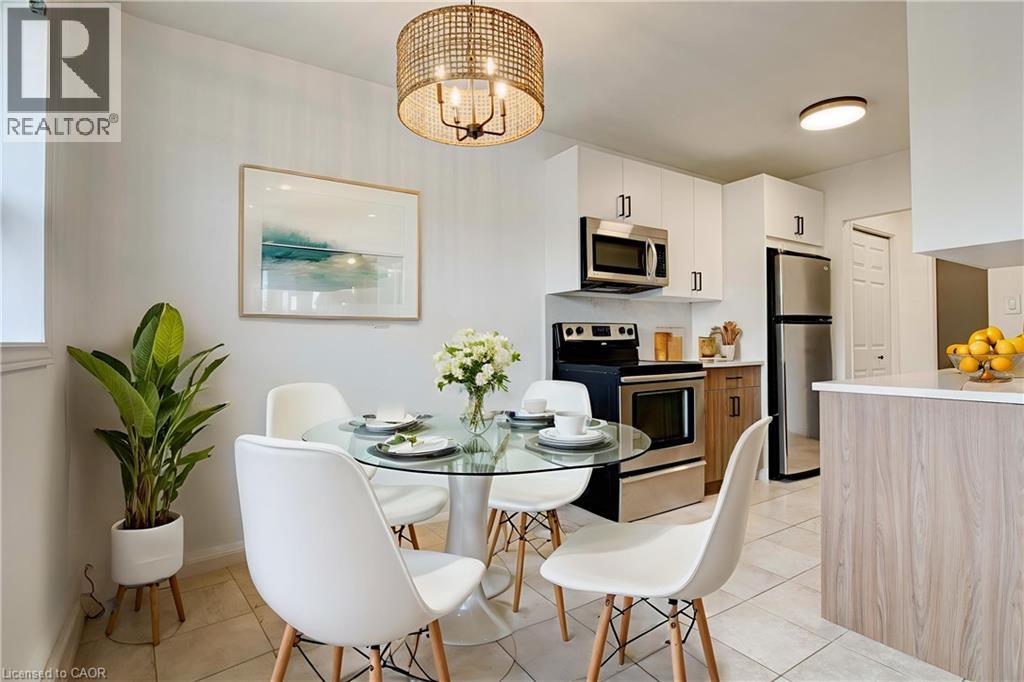 283 FAIRWAY Road N Unit# 405 thumbnail 2